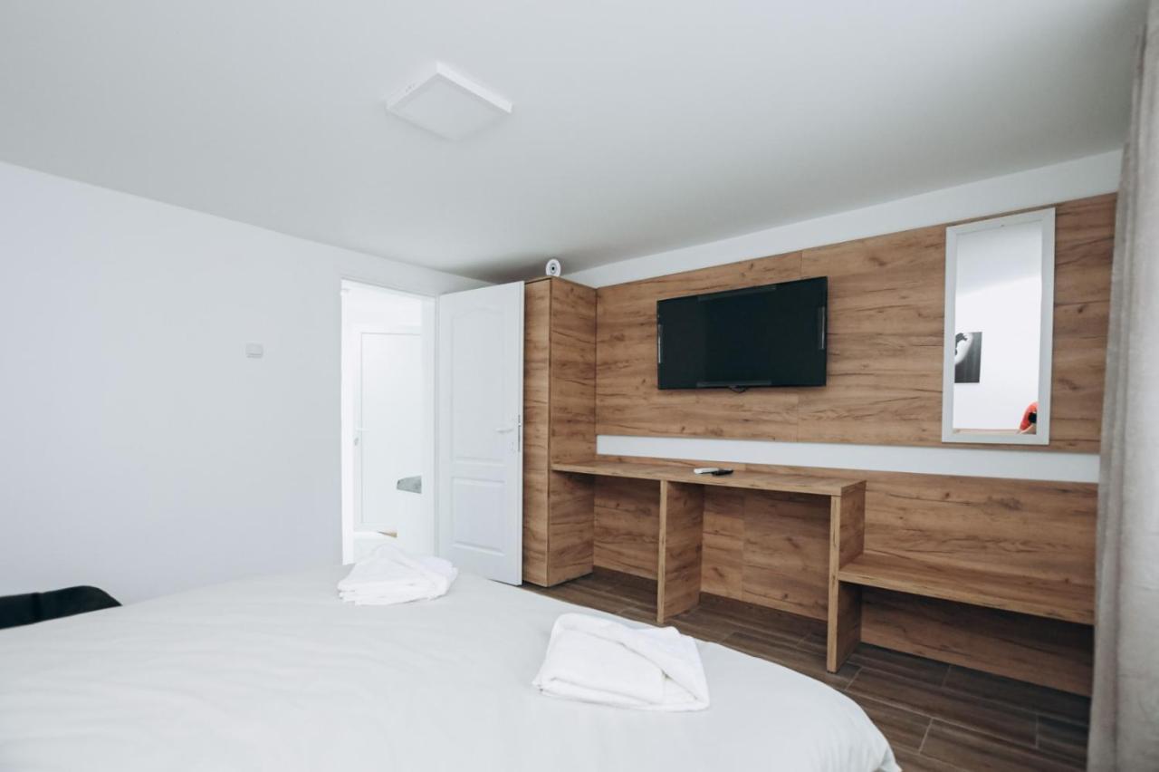Apartmani Otasevic Кладово Екстериор снимка